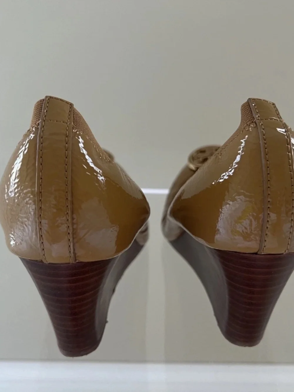 TORY BURCH carolina Wedge Tan womens Size 8.5